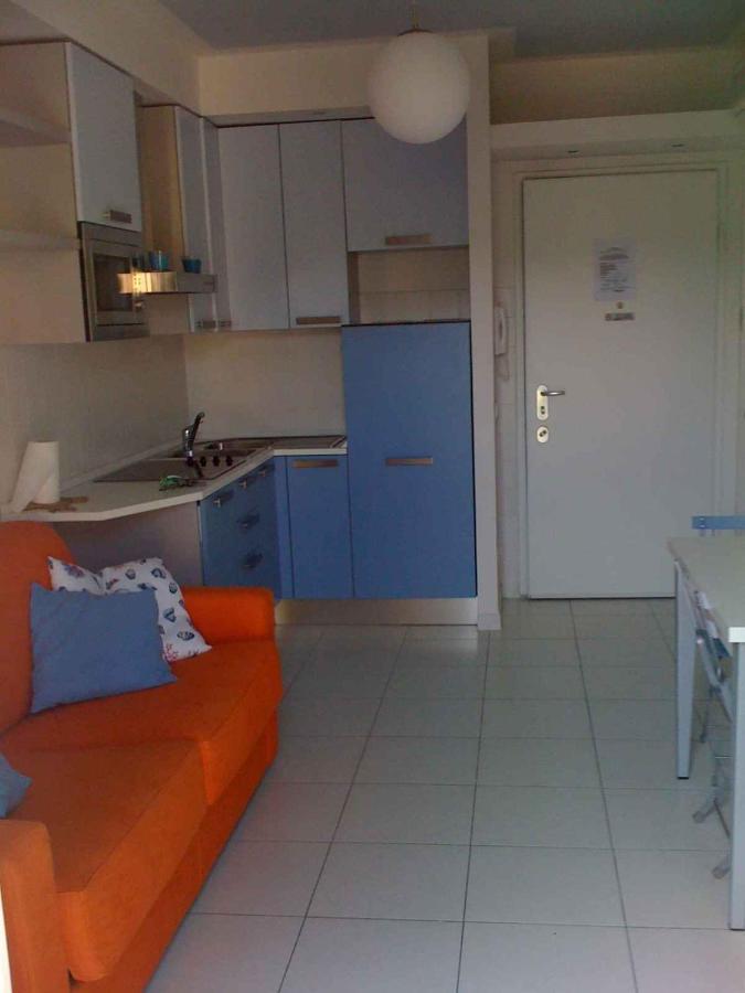 Apartment In Marina Di Massa - Toskana 24103 Exterior foto